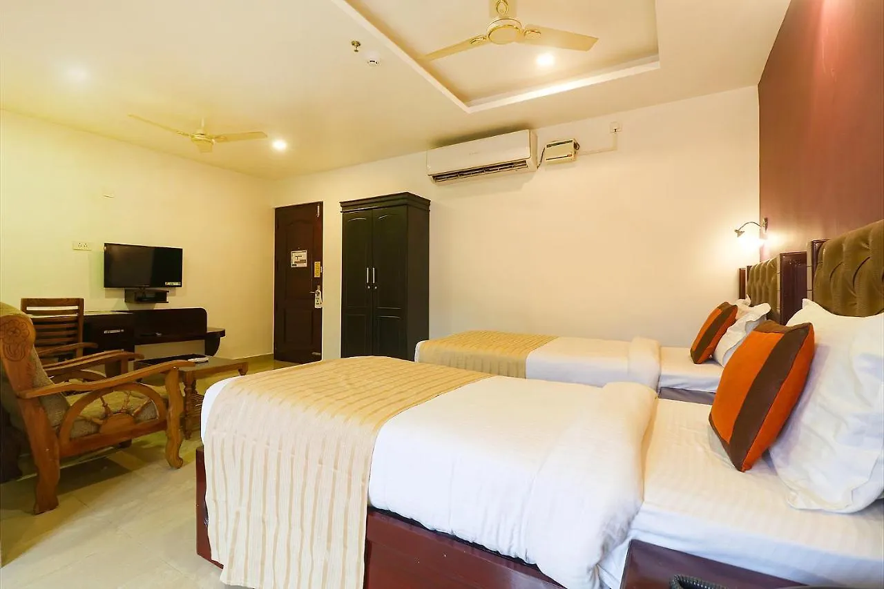 *** Hotel Fabhotel Harshavardhana Inn Perambara Kizhake Chālakudi Inde